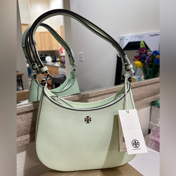 Tory Burch Handbags - Tory Burch Emerson Shoulder Bag